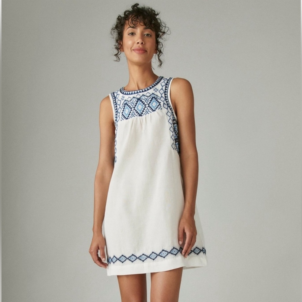Lucky Brand Women’s Embroidered Sleeveless Dress.Extra Small. White with Blue